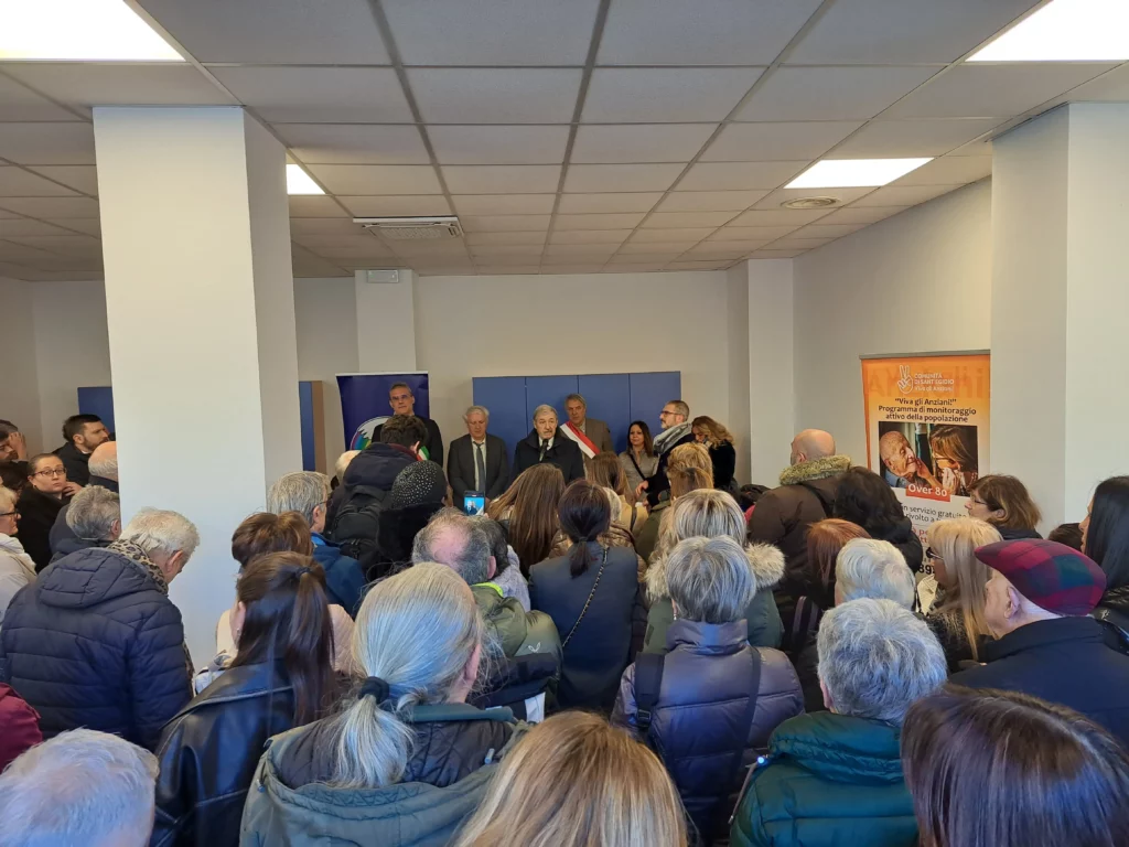 Pubblico riunito per l’inaugurazione della Casa dell’Amicizia di Sant’Egidio a Molassana.