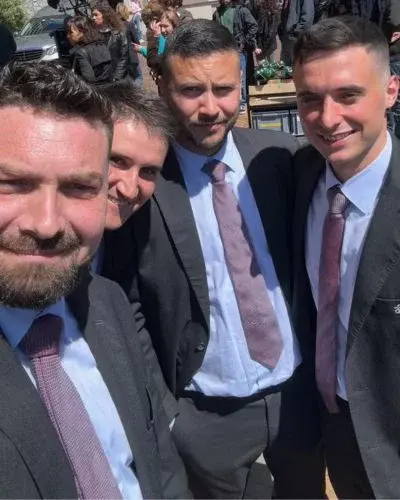 Operatori A.Se.F. in un selfie di gruppo durante le riprese di “Petra 3”.