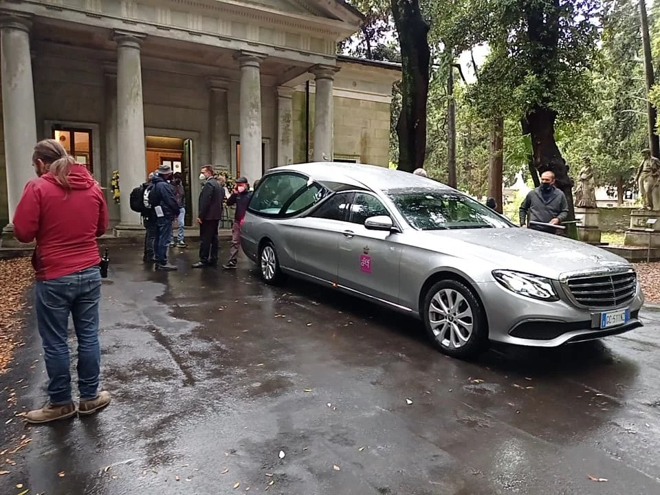 Autofunebre A.Se.F. sul set della seconda stagione di “Petra” nel cimitero di Staglieno.