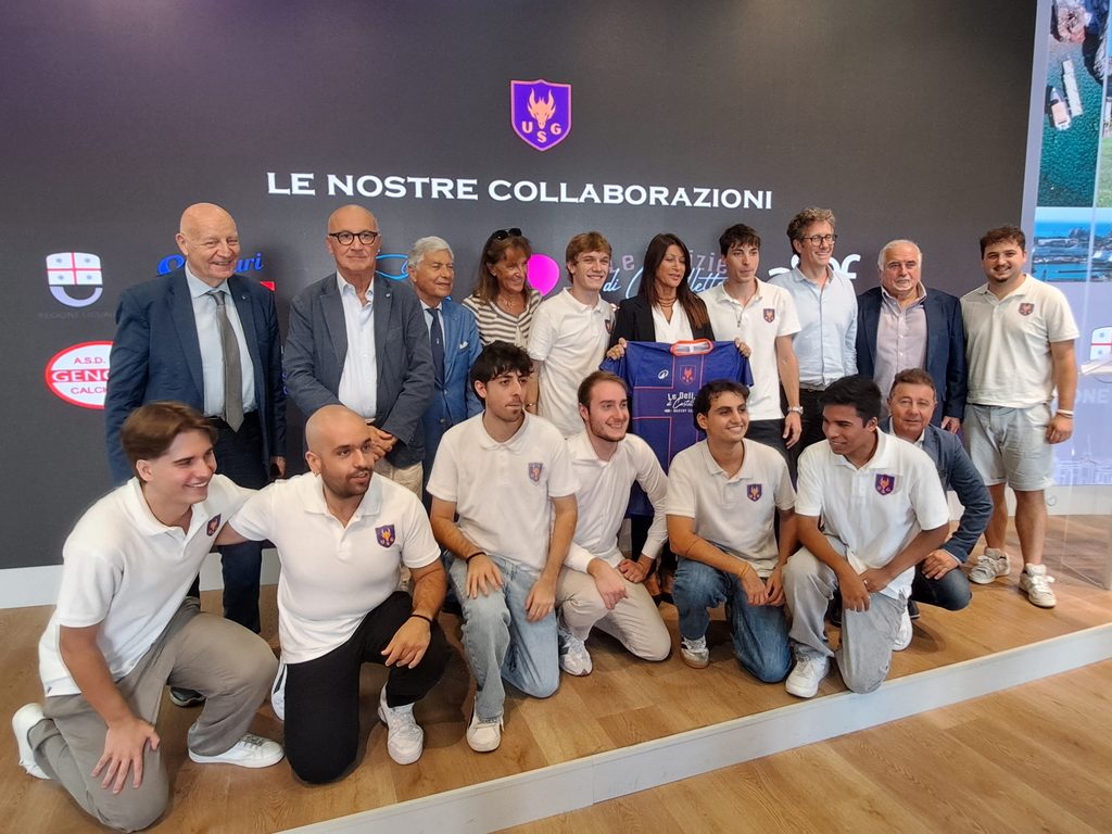 Giocatori e rappresentanti di Unisport Genova posano insieme alla presentazione della stagione 2026/2027.
